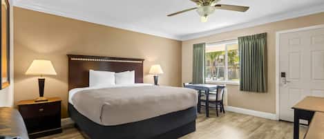 Standard Room, 1 King Bed, Non Smoking