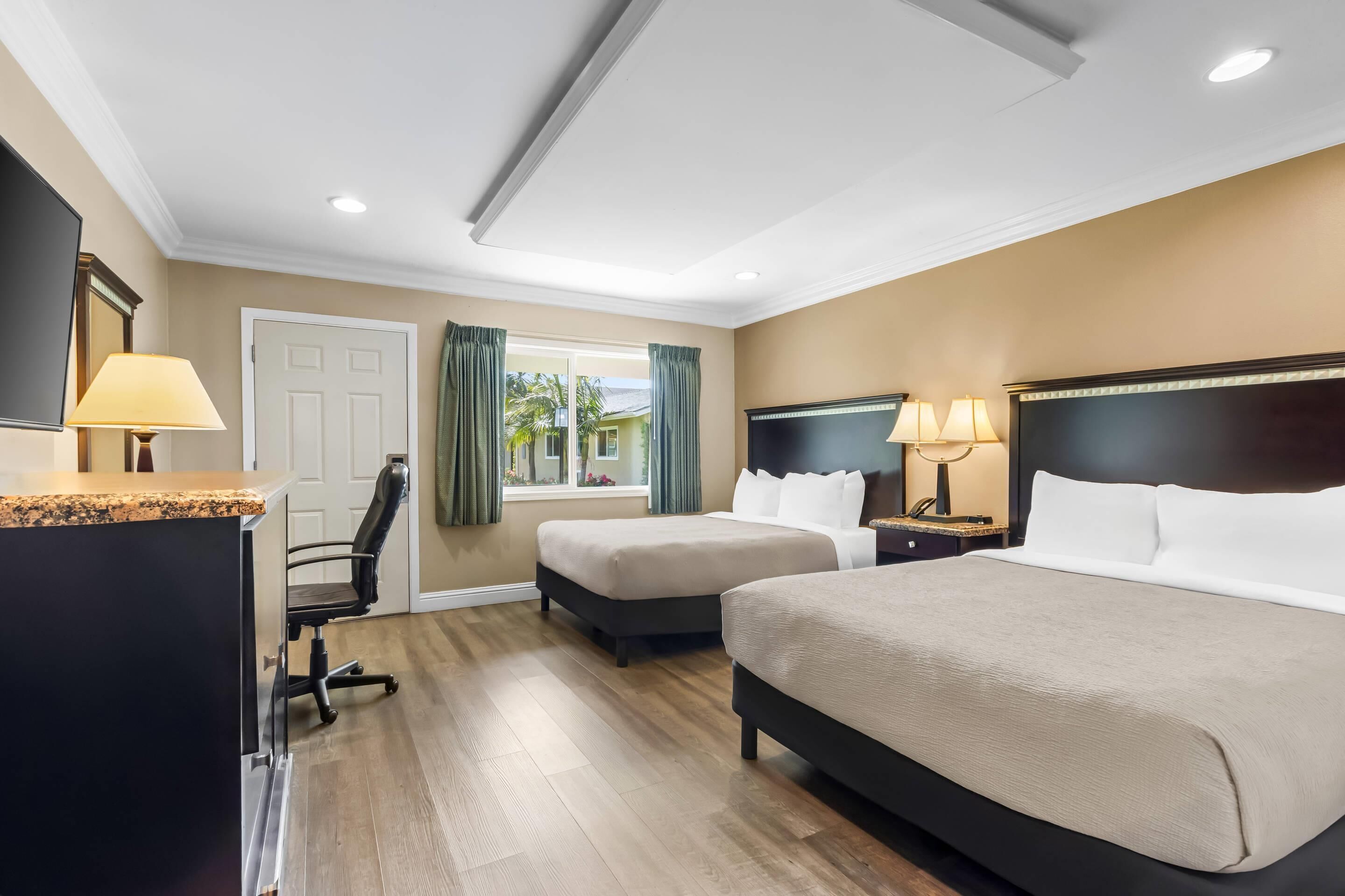 Room, 2 Queen Beds, Mobility Accessible, Non Smoking