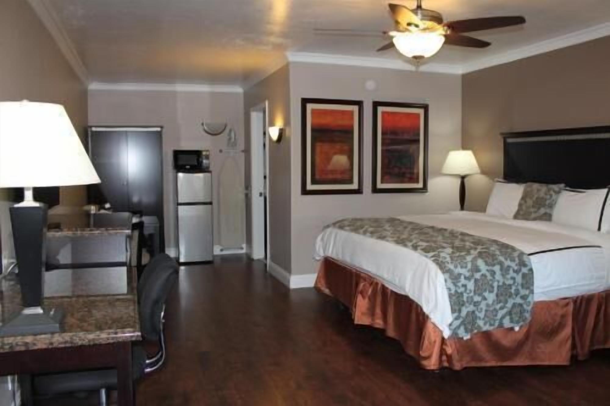 Premium bedding, pillow-top beds, in-room safe, blackout curtains