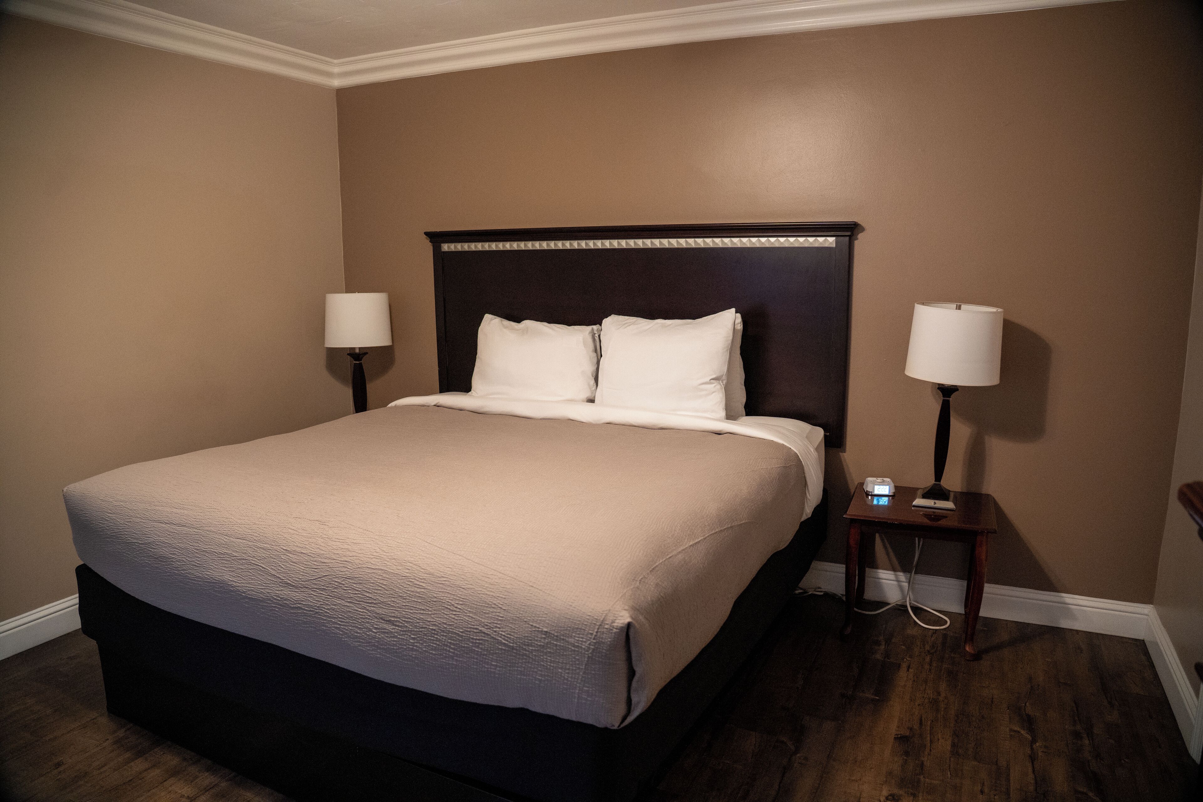 Suite, 1 King Bed, Non Smoking | Premium bedding, pillowtop beds, in-room safe, blackout drapes