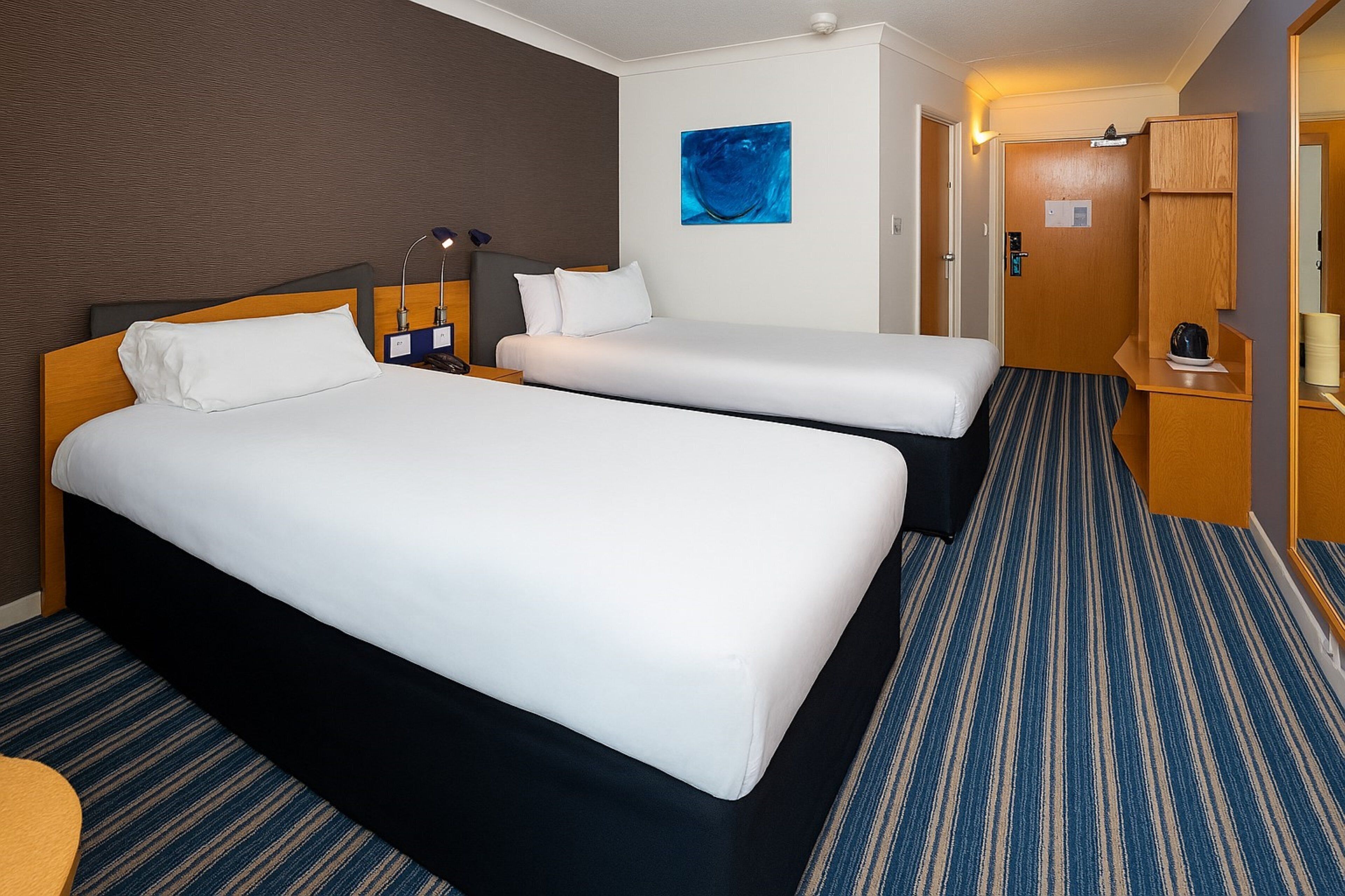 Photo - Holiday Inn Express Southampton - West by IHG