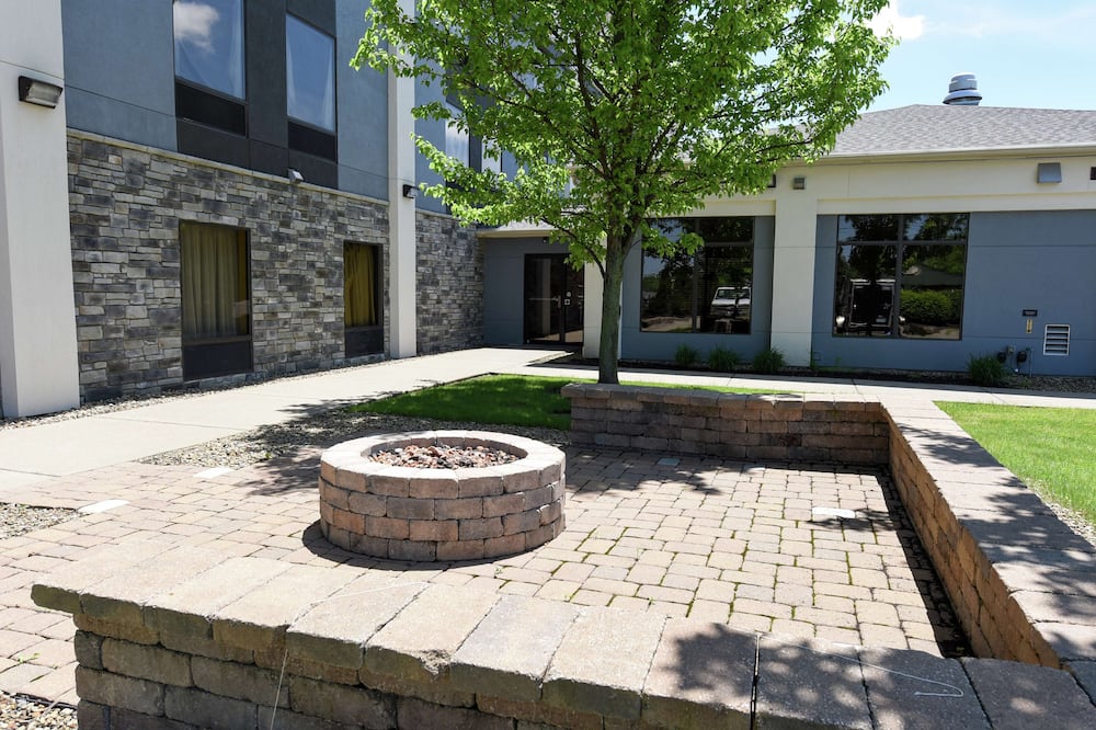 luxury hotels in Youngstown