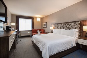 办公桌、笔记本电脑工作区、遮光窗帘、熨斗/熨衣板