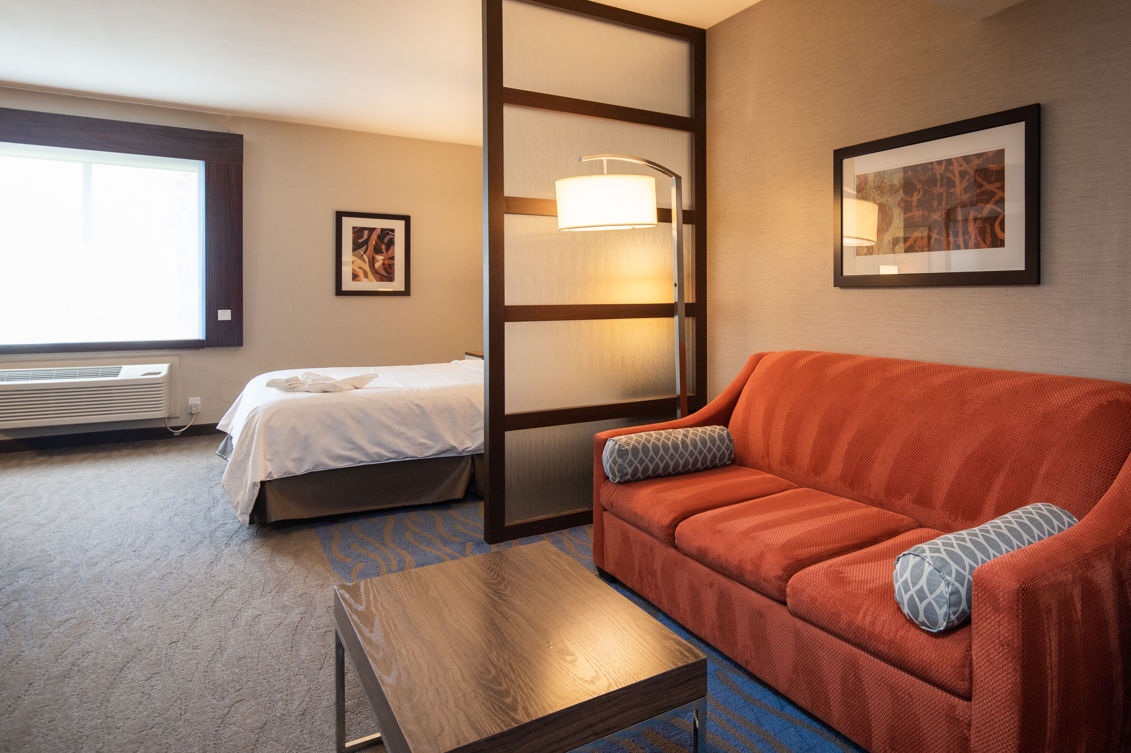 standard room, 1 king bed, accessible (communications) | 1 bedroom, desk, laptop workspace, blackout curtains