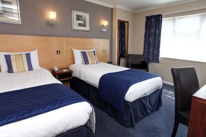 Standard Room, Multiple Beds, Non Smoking | Hypo-allergenic bedding, in-room safe, free cribs/infant beds, free WiFi