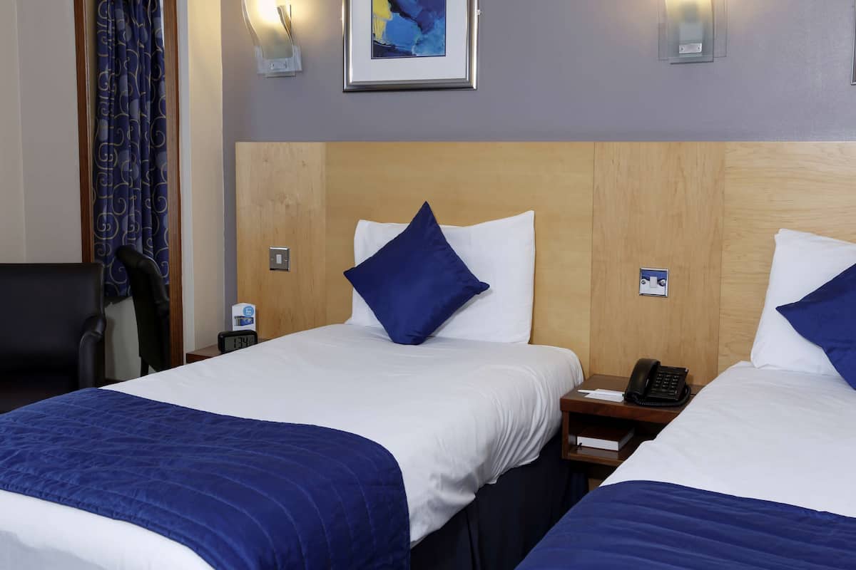 Standard Room, 2 Single Beds, Non Smoking | Hypo-allergenic bedding, in-room safe, free cots/infant beds, free WiFi