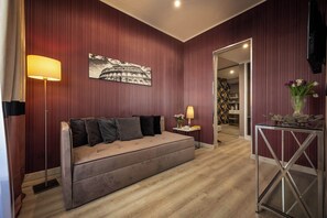 Family Suite | Minibar, in-room safe, desk, iron/ironing board - Dharma Style Hotel & Spa (Rome)
