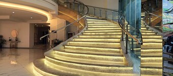 The Golden Peak Hotel & Suites powered by Cocotel