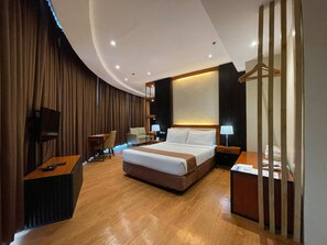 1 bedroom, in-room safe, desk, soundproofing