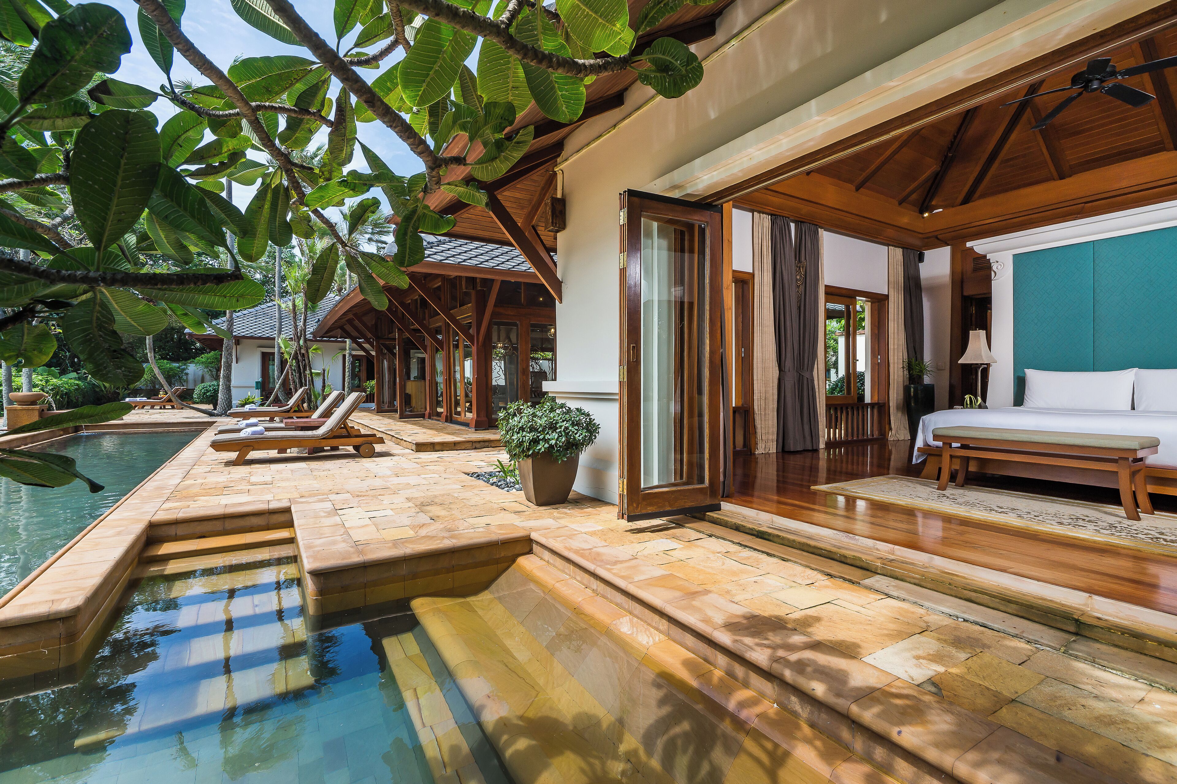 Villa Royale, 2 chambres, en front de mer | Literie de qualité supérieure, minibar, coffres-forts dans les chambres