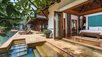 Villa Royale, 2 chambres, en front de mer | Literie de qualité supérieure, minibar, coffres-forts dans les chambres