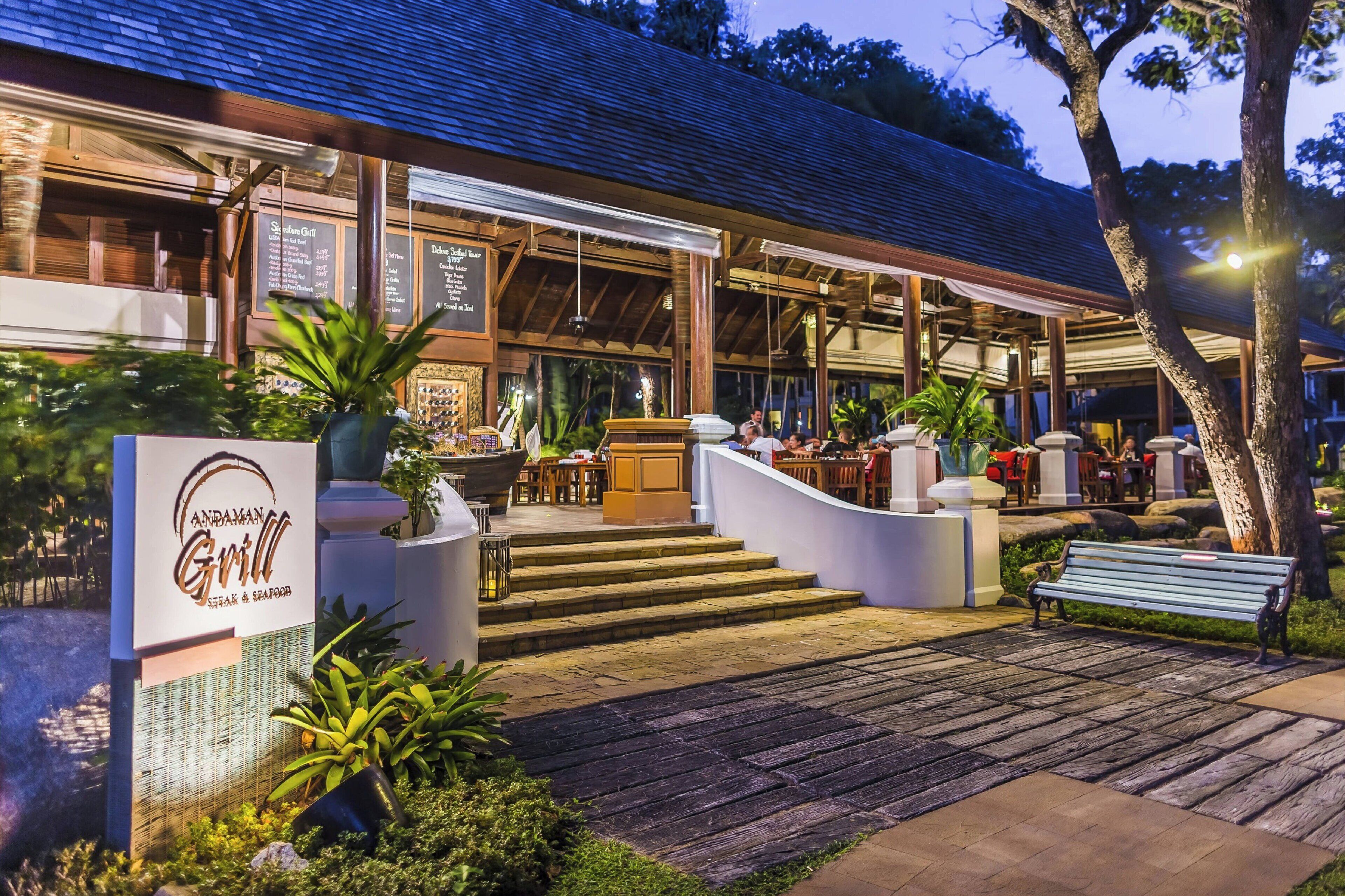 5 restaurants, breakfast, dinner served; italian cuisine