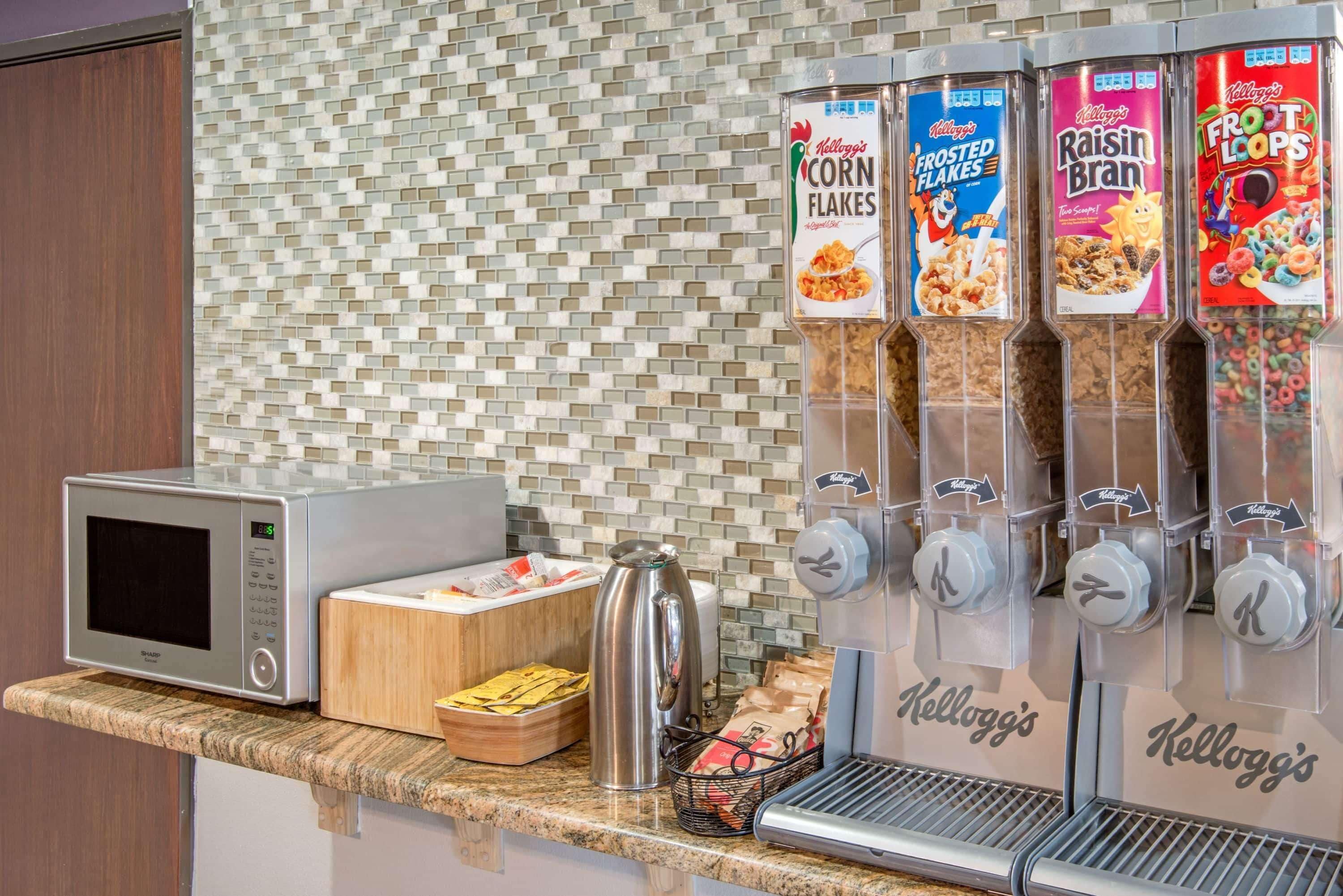 Free daily continental breakfast