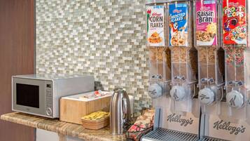 Ilmainen päivittäinen mannermainen aamiainen