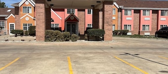 Longhorn Inn and Suites