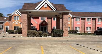 Longhorn Inn and Suites