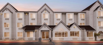 Comfort Inn & Suites Salinas City Center Area