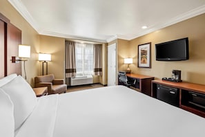 Standard Room, 1 King Bed, Non Smoking | Desk, iron/ironing board, free WiFi, bed sheets