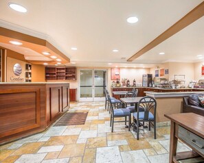 Free daily continental breakfast 
