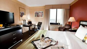 Caja de seguridad en la habitación y escritorio