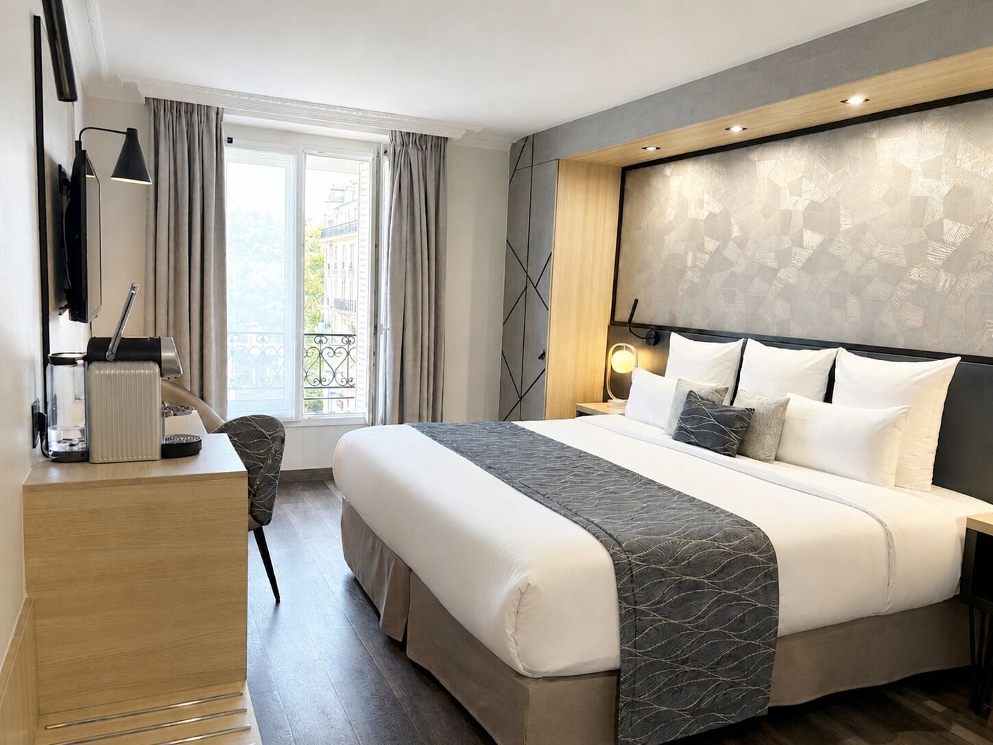 Deluxe Room, 1 King Bed, Non Smoking (Twin bed on request) | Egyptian cotton sheets, premium bedding, down comforters, pillowtop beds