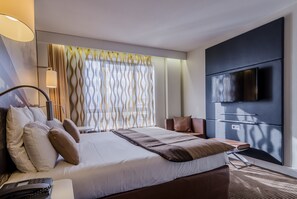Classic Room, 1 Double Bed | In-room safe, blackout curtains, soundproofing, free cots/infant beds - Mercure Cergy Pontoise Centre (Cergy)