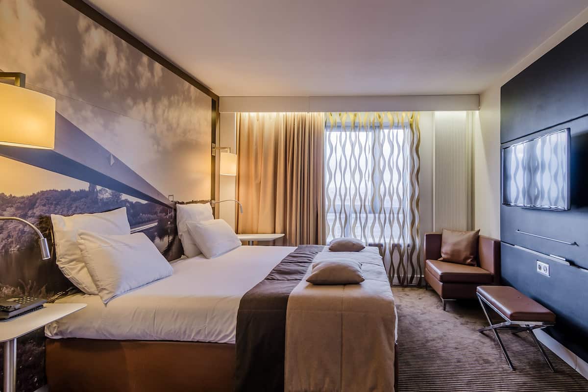 Classic Room, 1 Double Bed | In-room safe, blackout curtains, soundproofing, free cots/infant beds