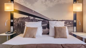 Classic Room, 1 Double Bed | In-room safe, blackout drapes, soundproofing, free cribs/infant beds