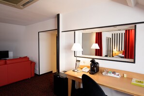Family Room, 1 Queen Bed with Sofa bed | 1 bedroom, premium bedding, desk, blackout drapes