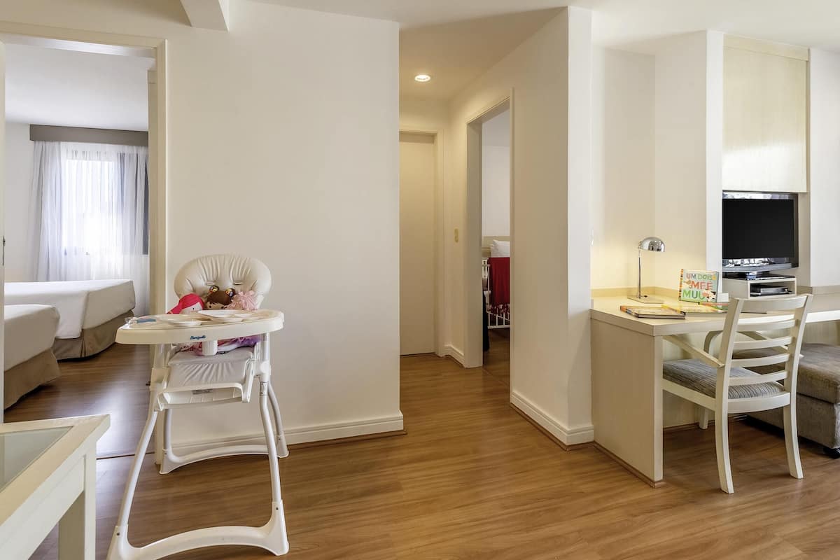 Junior Suite, 2 Bedrooms | Minibar, in-room safe, desk, blackout drapes