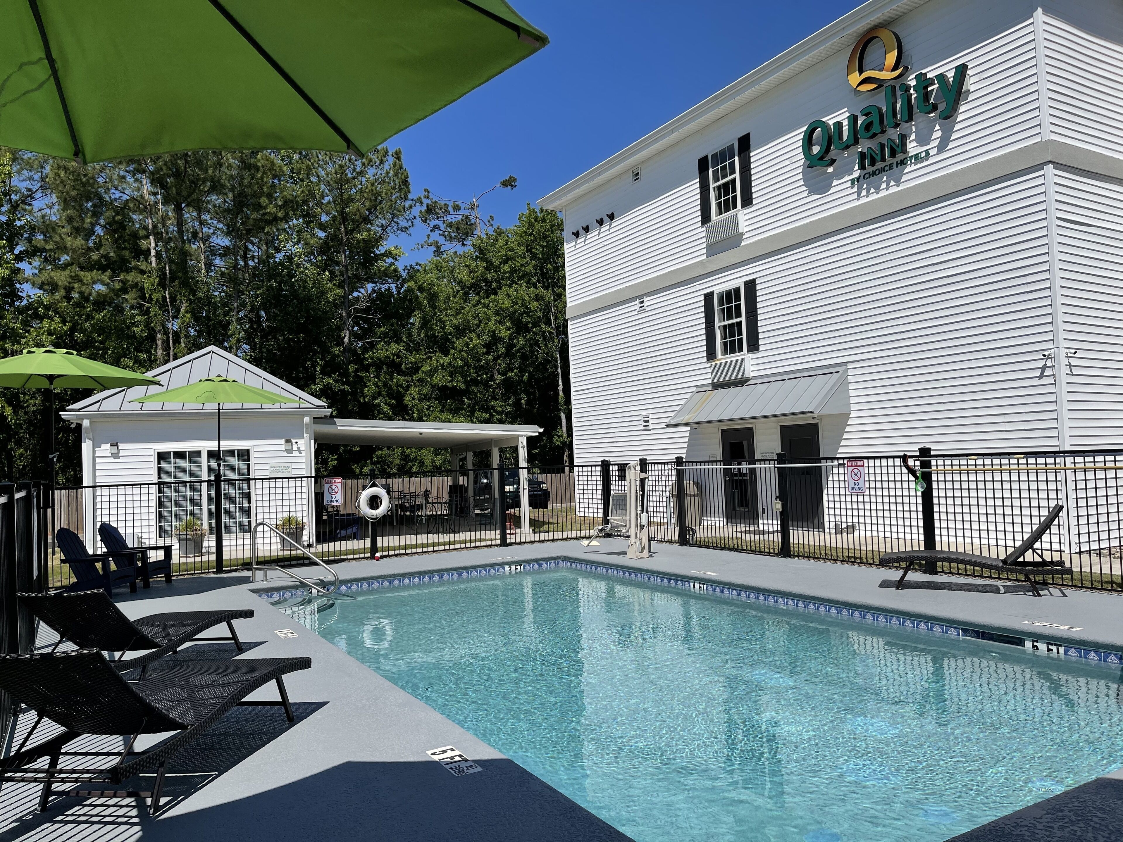 seasonal outdoor pool