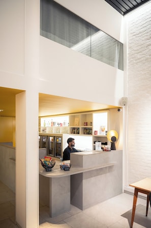 Reception - Queen Anne Hotel (Brussels)