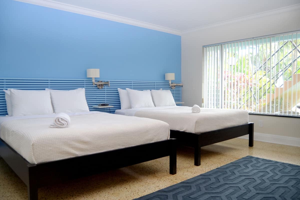 Safe på rommet, skrivebord, strykejern/-brett og wi-fi (inkludert)