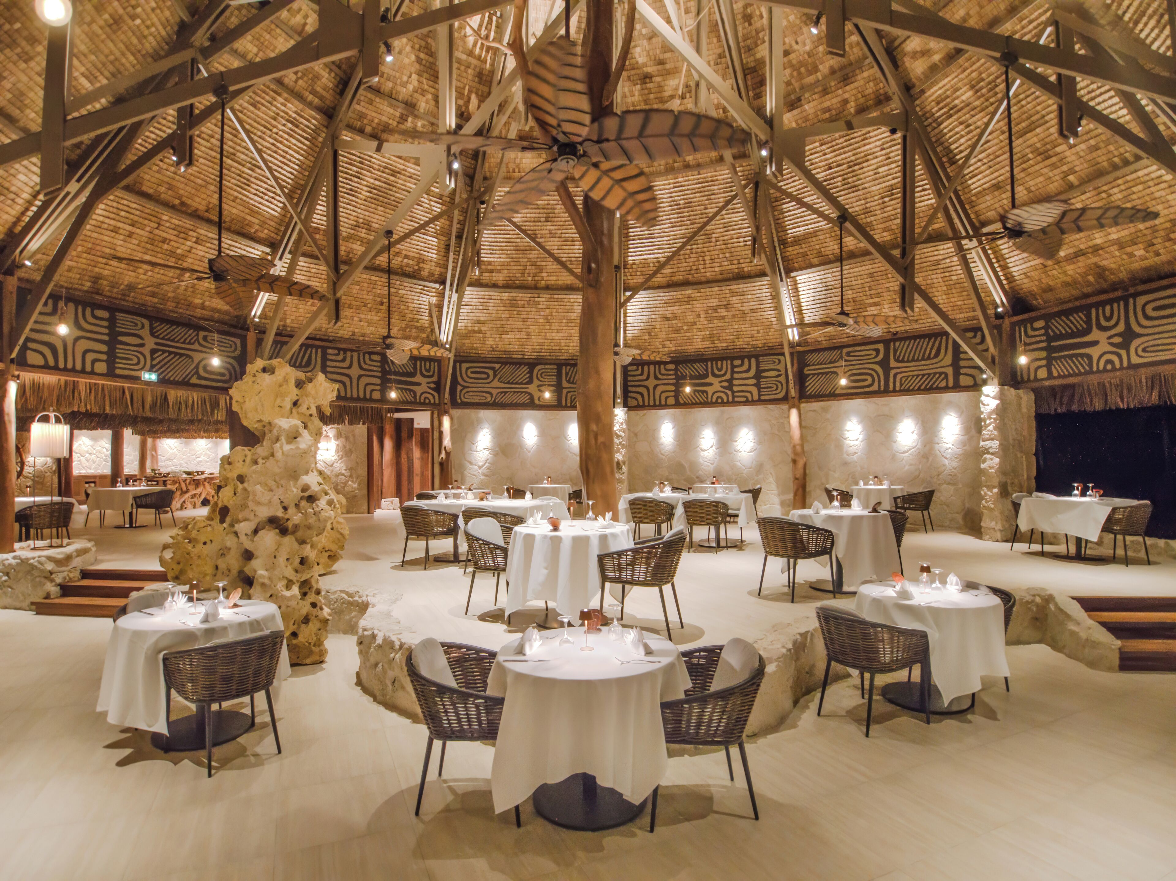 breakfast, lunch, dinner served; sea views