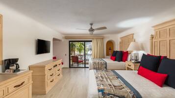 Grand Luxe Jr. Suite | Ropa de cama de alta calidad y caja de seguridad en la habitación