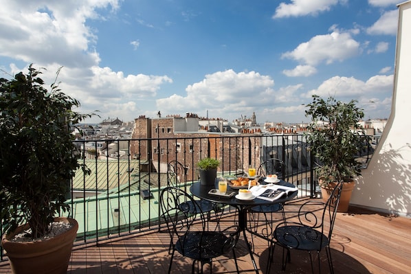 Chambre - PARIS PANORAMA  | Vue de la chambre