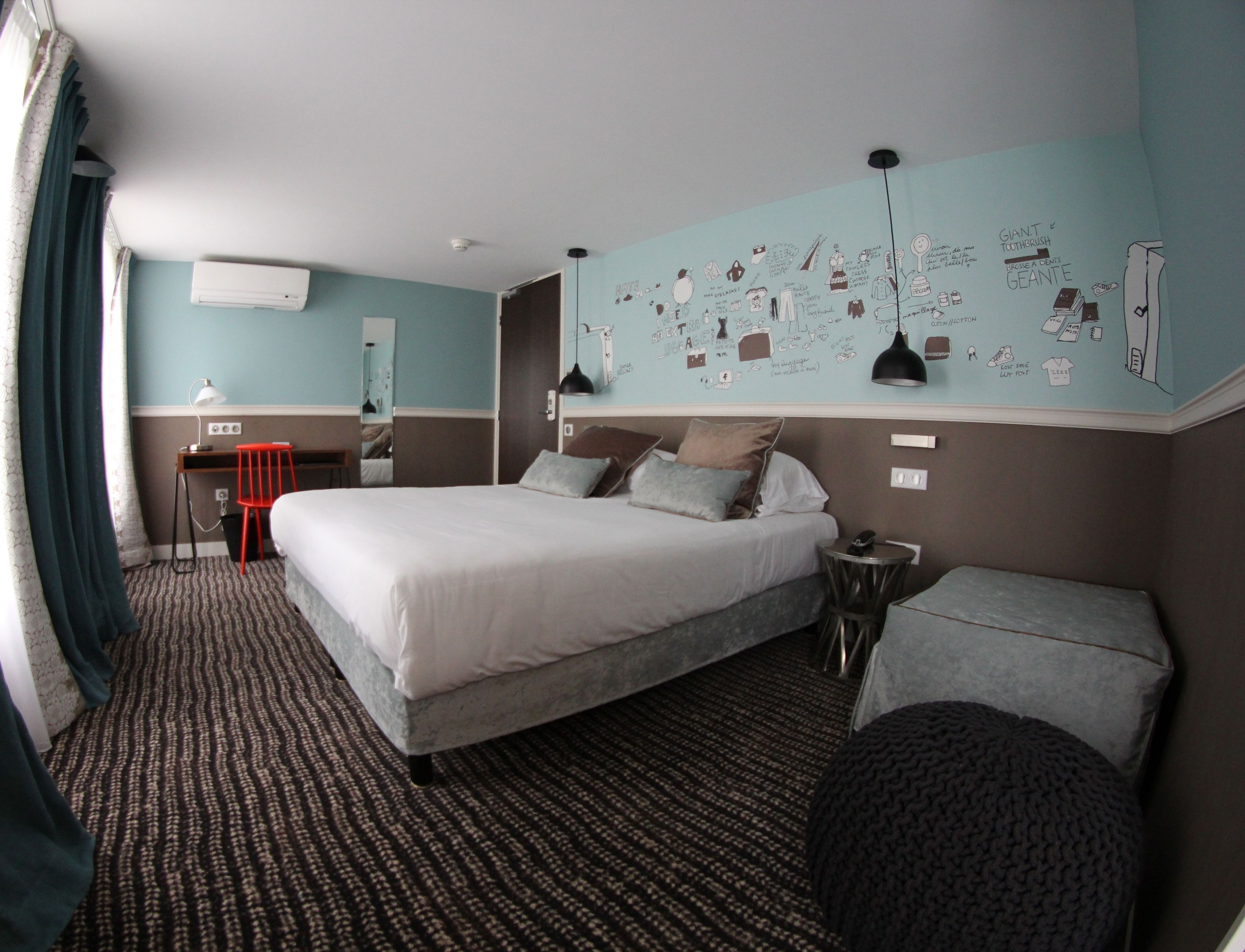 triple room | in-room safe, individually decorated, individually furnished, desk