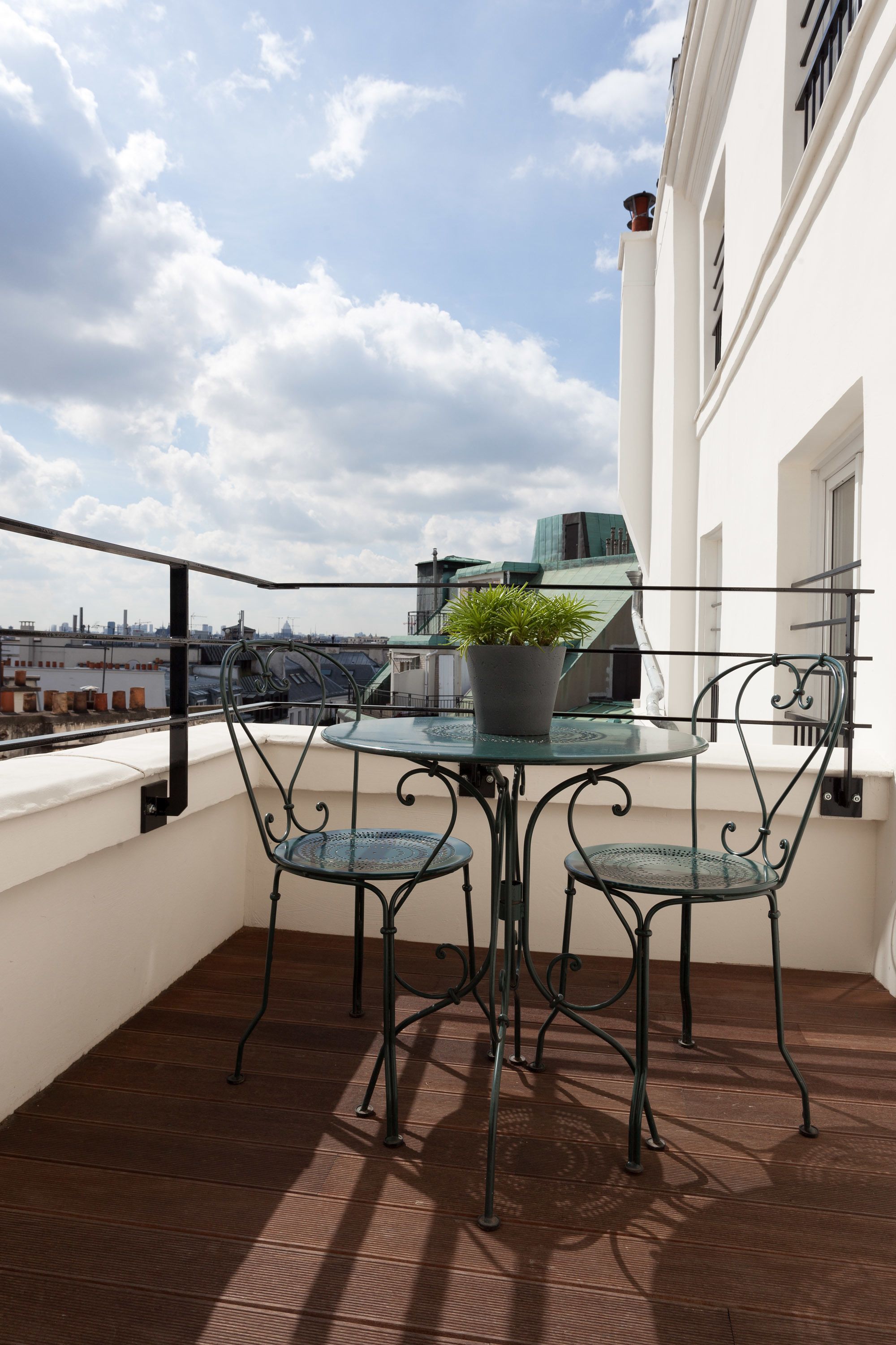 room - parisian rooftop view | terrace/patio