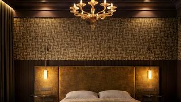 Classic Double Room | Hypo-allergenic bedding, memory foam beds, minibar, in-room safe