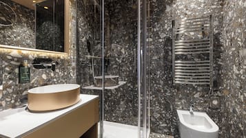 Classic Double or Twin Room | Bathroom | Shower, rainfall showerhead, hair dryer, slippers