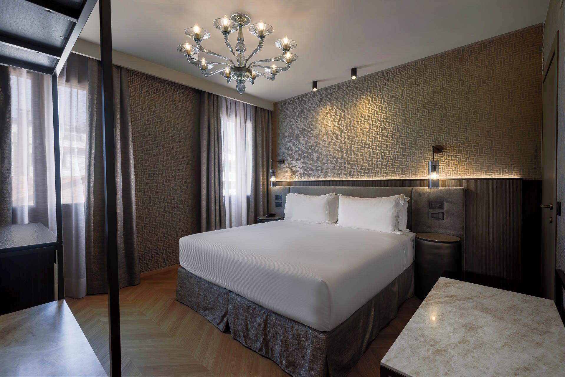 Hypo-allergenic bedding, memory-foam beds, minibar, in-room safe