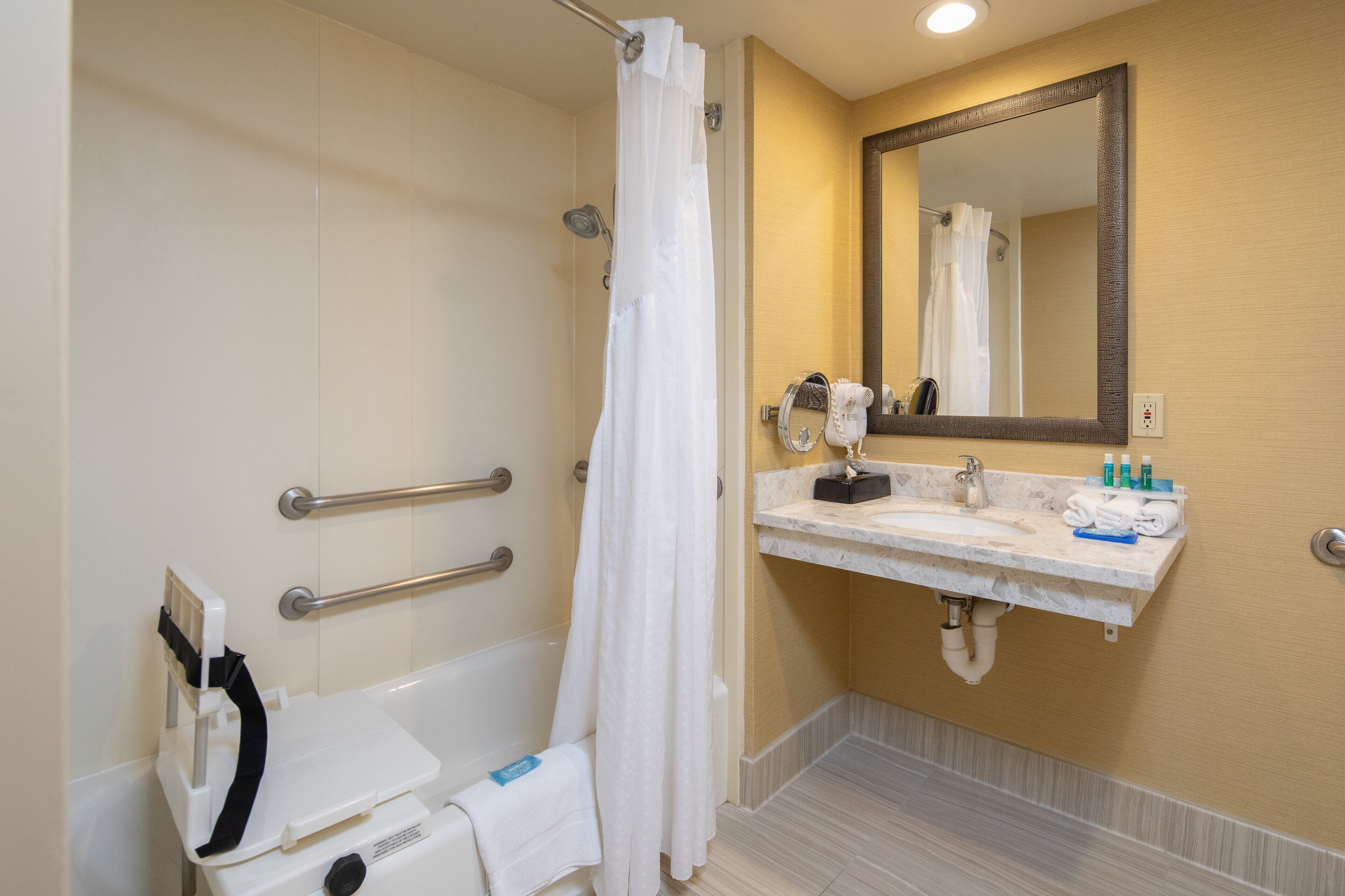 Photo - Holiday Inn Express Castro Valley - I-580 by IHG