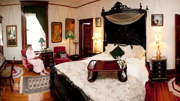 Deluxe Room, Jetted Tub, Garden View | Premium bedding, down comforters, individually decorated