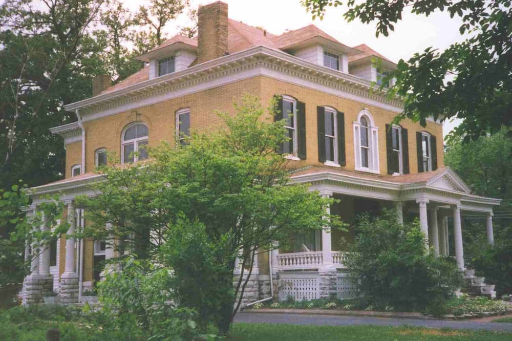 luxury hotels in Mount Vernon