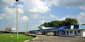 Exterior - Tollway Inn of Beloit (South Beloit)