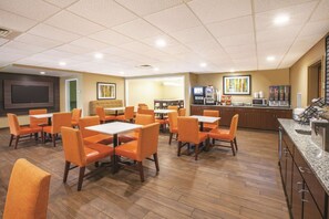 Free daily continental breakfast