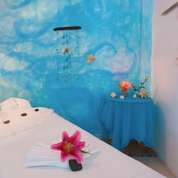 Couples treatment rooms, steam room, body treatments, aromatherapy