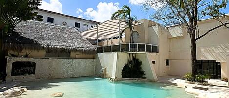 Piscine extérieure, accÚs possible de 8 h à 20 h, cabanas gratuites