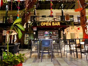 2 restaurants servant le dîner
