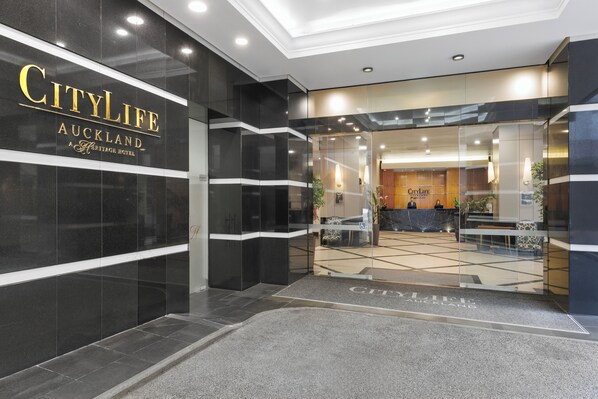 Property entrance - Adina Citylife Auckland (Auckland)